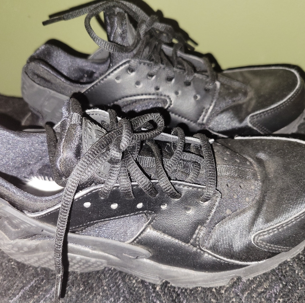 Nike Huarache Women's 7.5